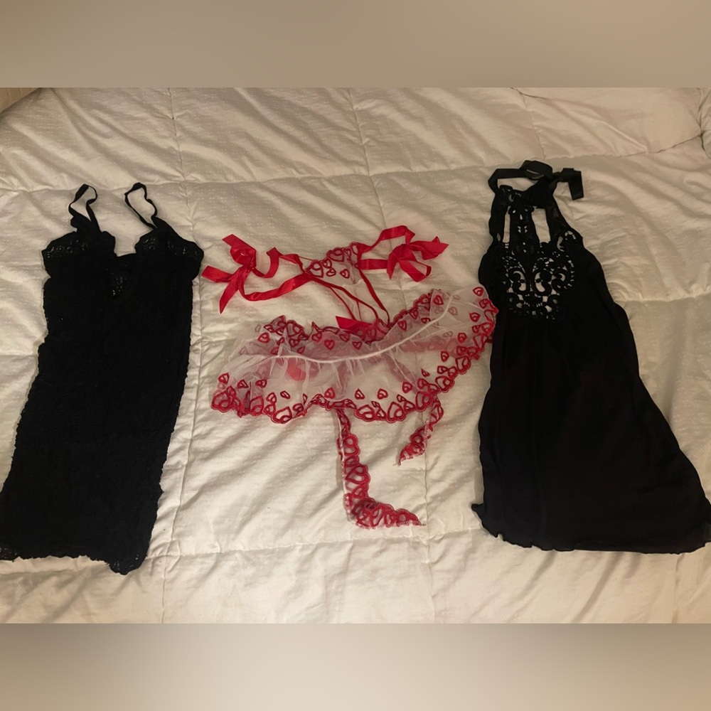 - 3 sexy lingerie outfits red/white is ML the others are 1 sznvr worn